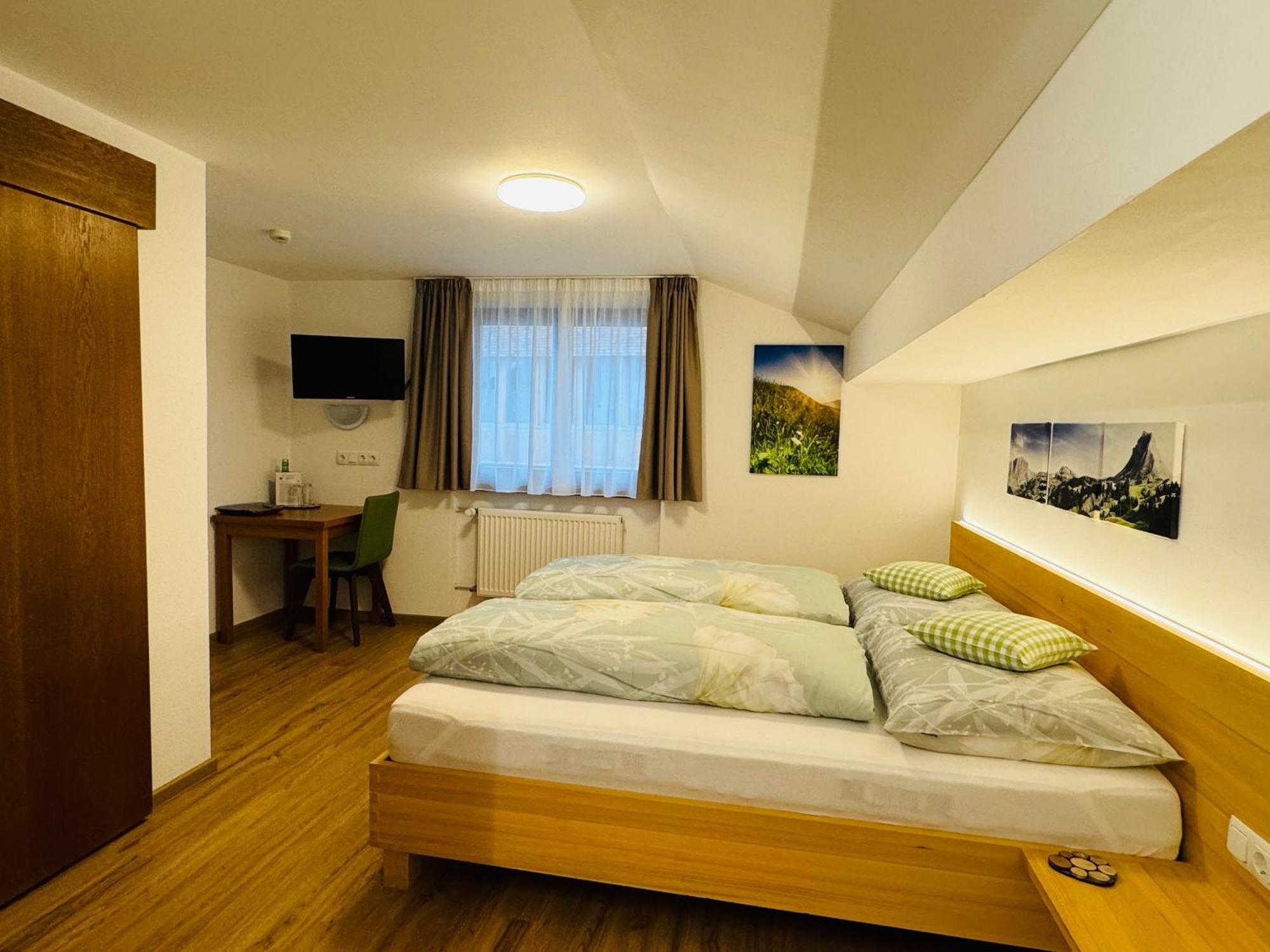 Hotel Garni Enzian Дамульс Экстерьер фото