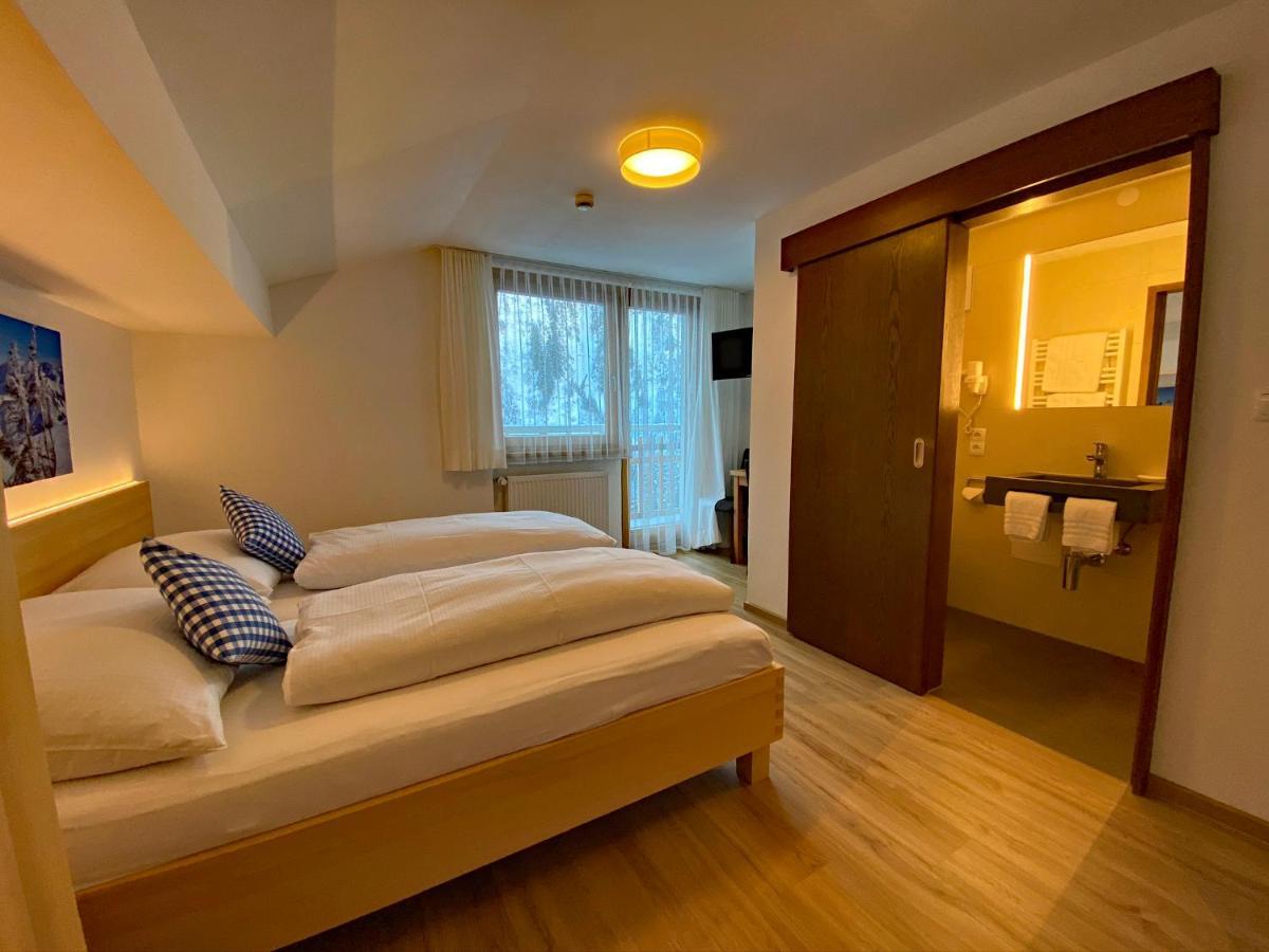 Hotel Garni Enzian Дамульс Экстерьер фото