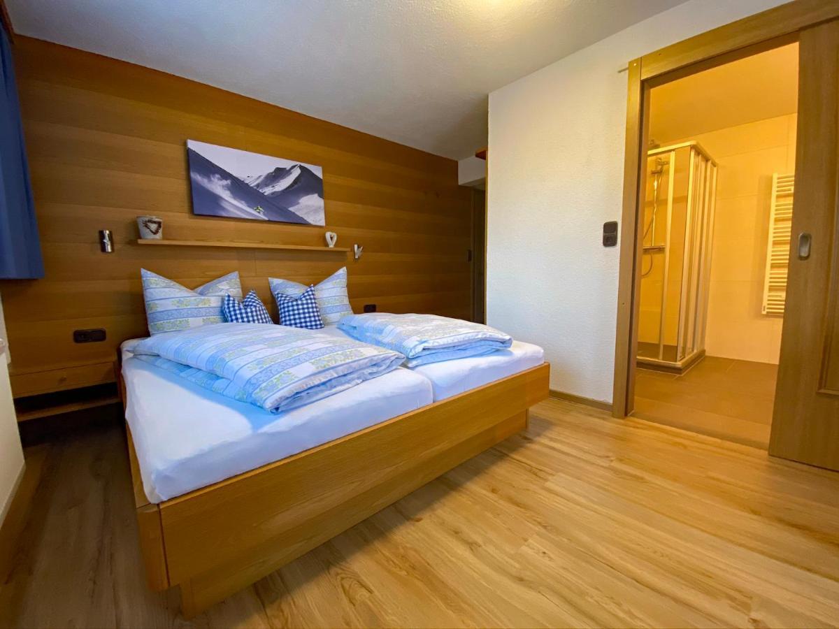 Hotel Garni Enzian Дамульс Экстерьер фото